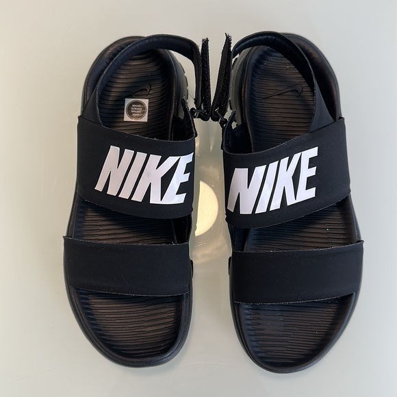 Nike Sandals NWOT - Picture 3 of 4